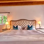 Chateau Salavaux Hotel 3*